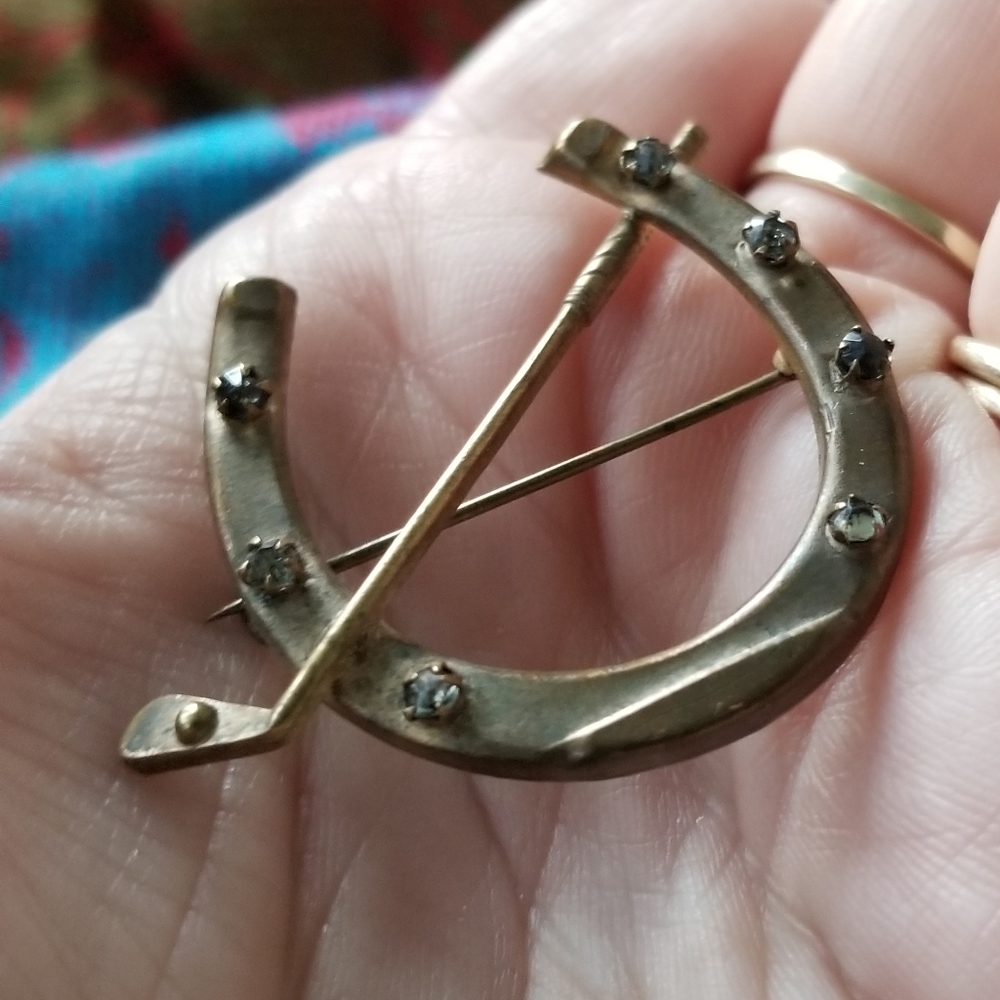 Relisted - Antique horseshoe brooch dark bronze gold ton Victorian Edwardian pin - Picture 7 of 10
